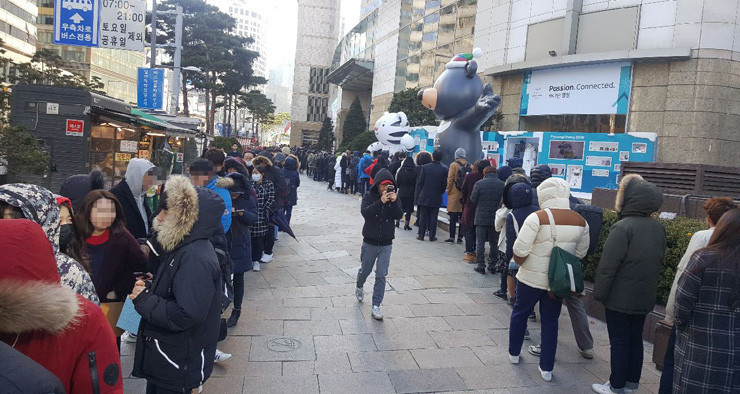 There were massive queues outside shops in Seoul to buy the special Pyeongchang 2018 padded coat ©Twitter