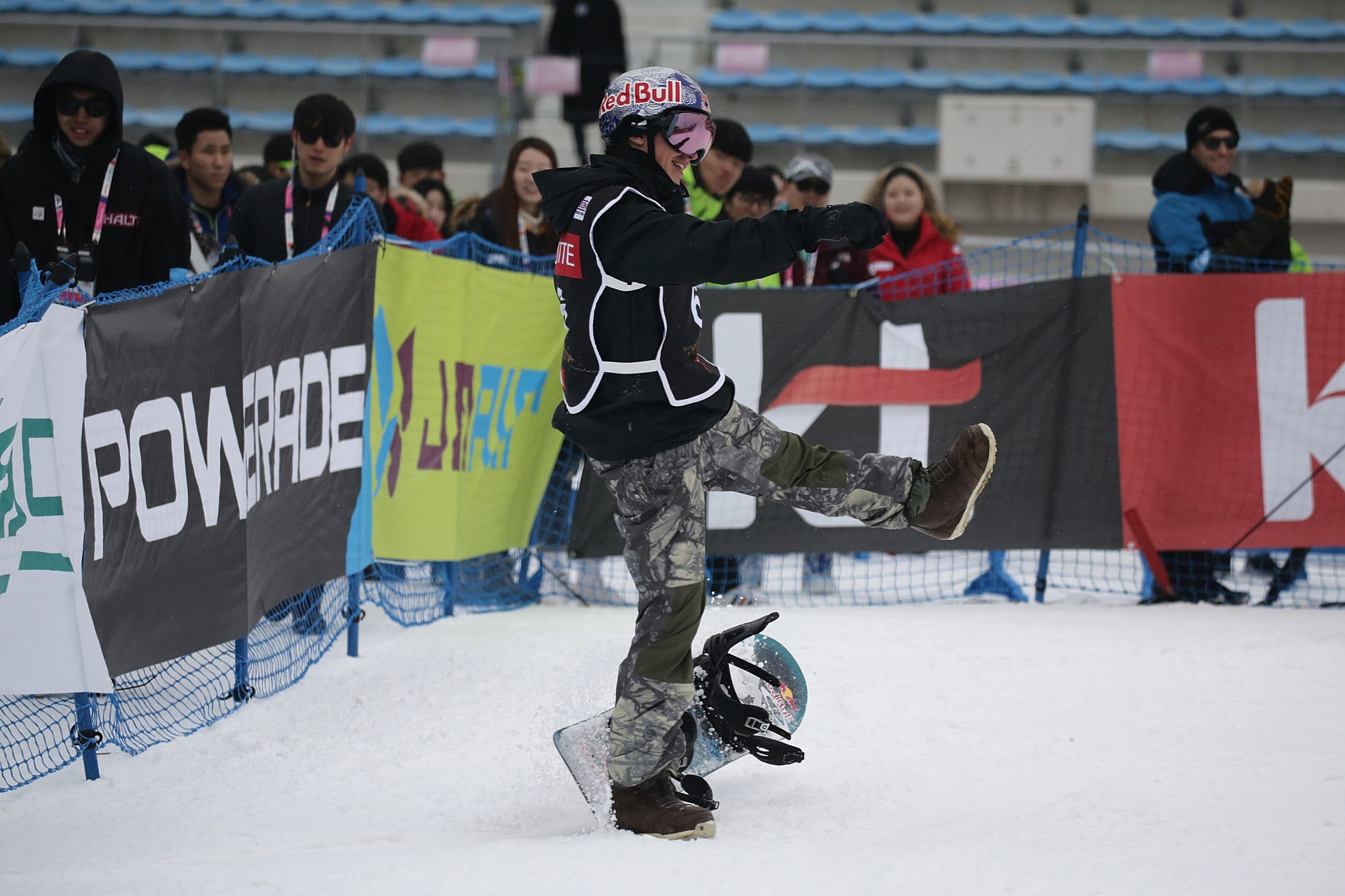 McMorris and Collins top qualification standings at FIS Snowboard Big Air World Cup in Beijing