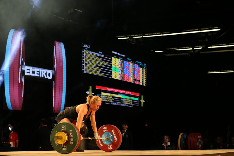 Earlier in the day, Mexico's Carolina Valencia Hernandez prevailed in the women's 48 kilograms B group ©Lifting Life