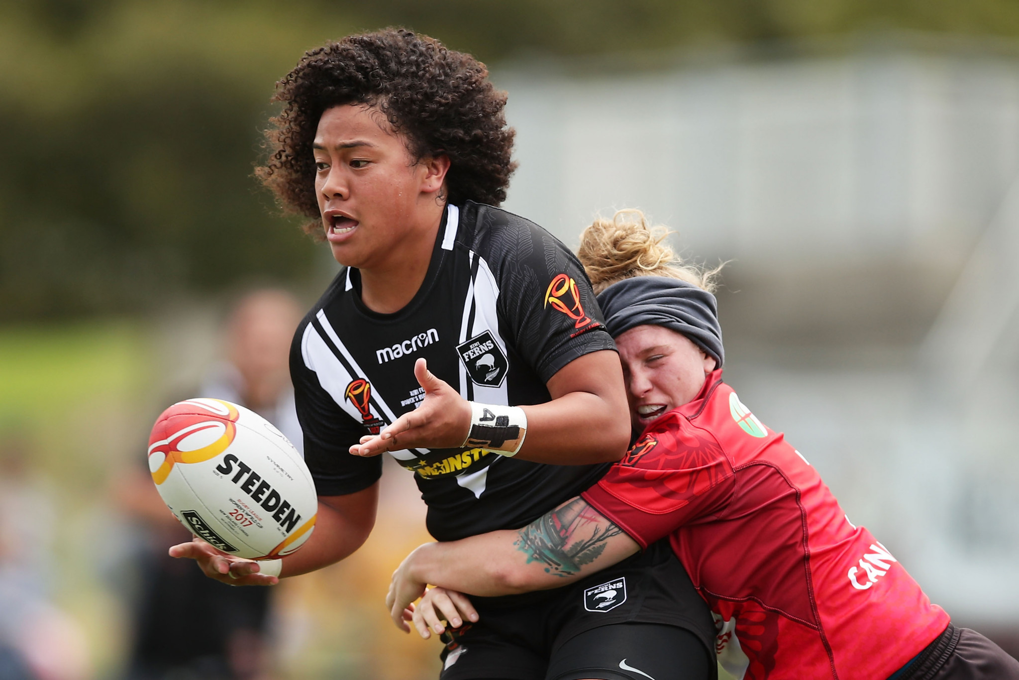 Teuila Fotu-Moala, of New Zealand, seen here in action against Canada in Sydney, picked up the female Golden Boot award ©Getty Images
