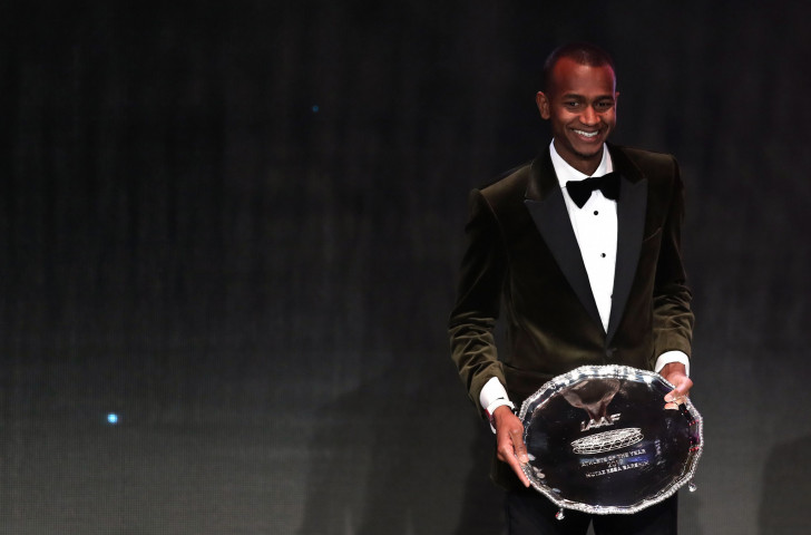 Qatar's Mutaz Essa Barshim pictured last Friday night in Monaco with his award as IAAF Male Athlete of the Year ©Getty Images 
