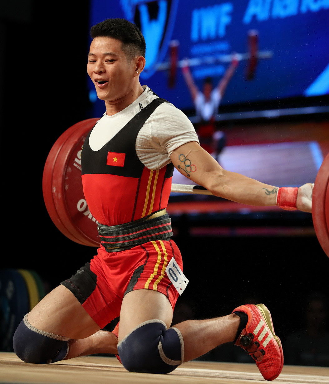 Vietnam's Thach shines on day two of 2017 IWF World Championships 