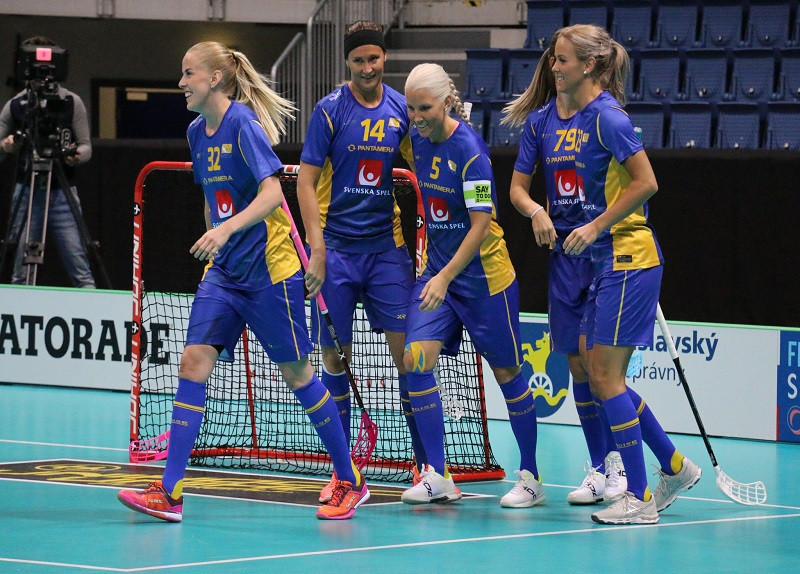 Sweden thrashed Germany to begin the defence of their title ©IFF 