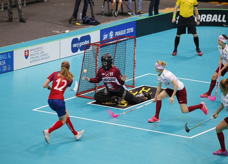 Norway battled to a narrow win against Latvia ©IFF