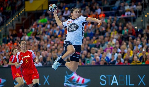 The Netherlands, runners-up in the 2015 IHF Women's World Handball Championships, got back into winning mode against China today following their unexpected defeat by South Korea @IHF
