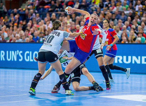 Serbia leave it late to deny hosts third consecutive win at Women's Handball World Championships