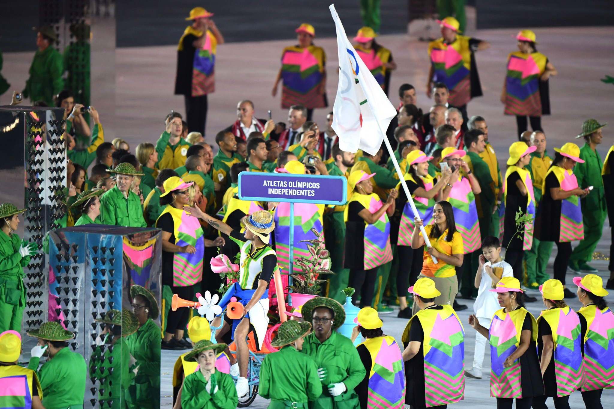 Kuwaiti athletes marching under the Independent Olympic Athlete banner at the Opening Ceremony of Rio 2016 ©Getty Images