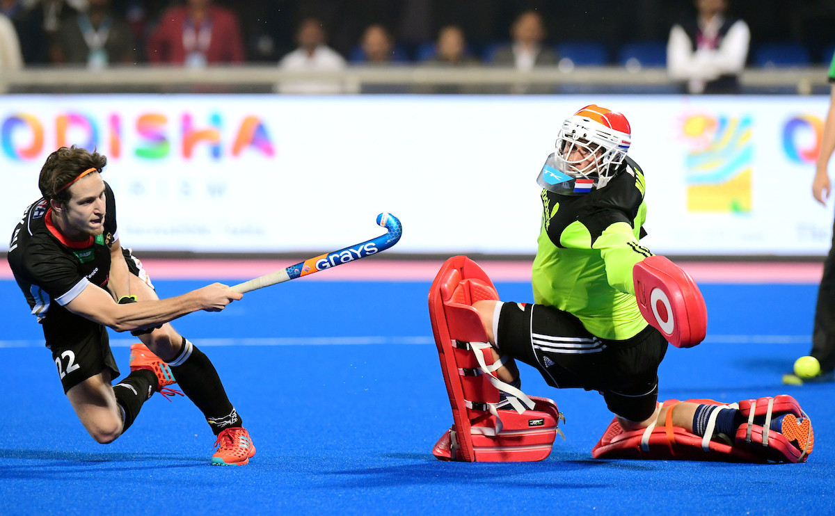 Germany beat The Netherlands in a shoot-out to join Argentina in the last four ©FIH