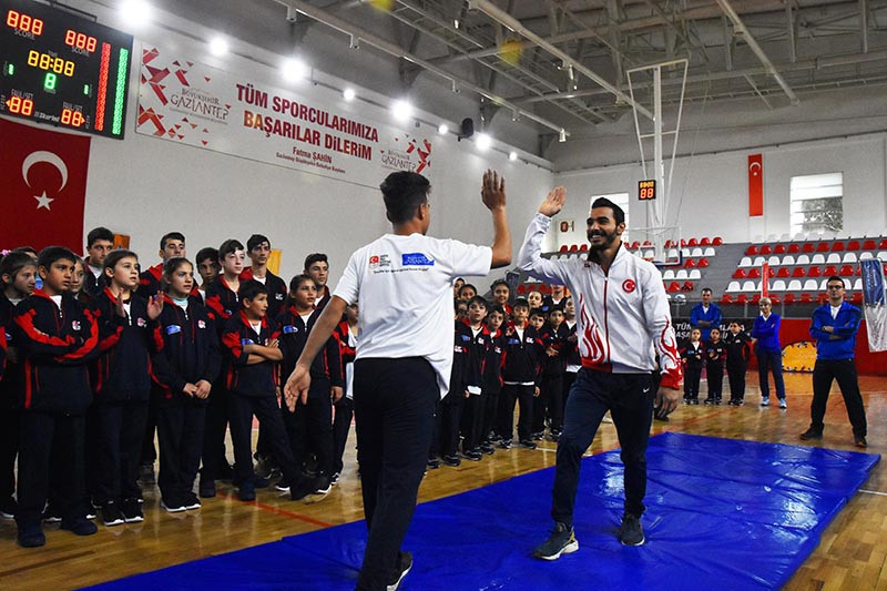 The school was visited by some of Turkey's top athletes has been designed to help the Syrian children's development and to help them form friendships with local children ©TOC