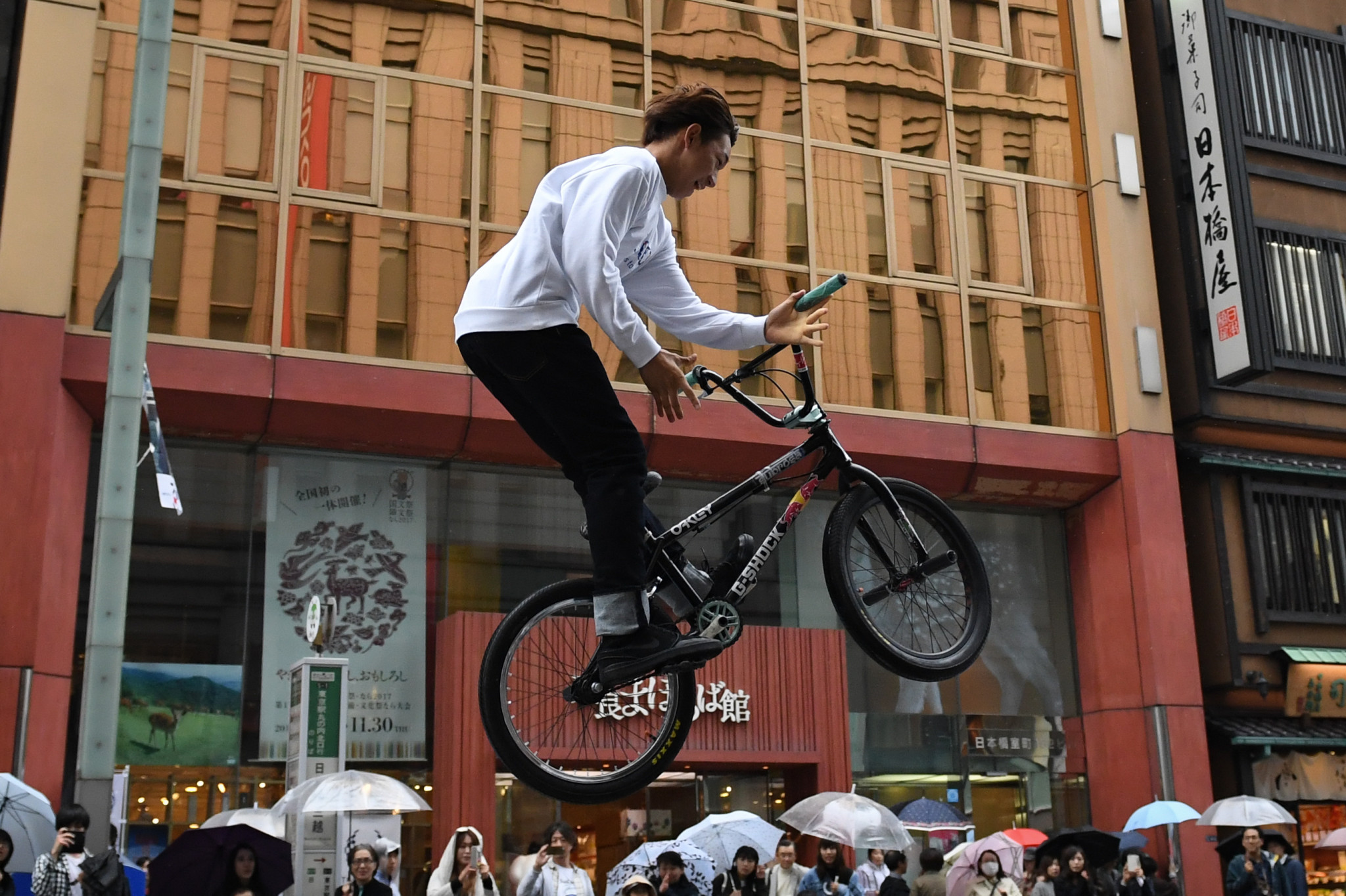 Tokyo 2020 and the IOC are in discussions over establishing zones to allow people to try urban sports ©Getty Images