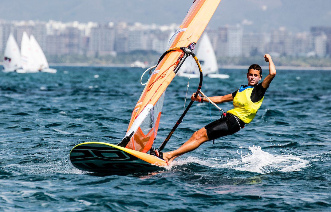 Yoav Cohen won the boy's RS:X by just a single point at the 2017 Youth Sailing World Championships ©youthworlds