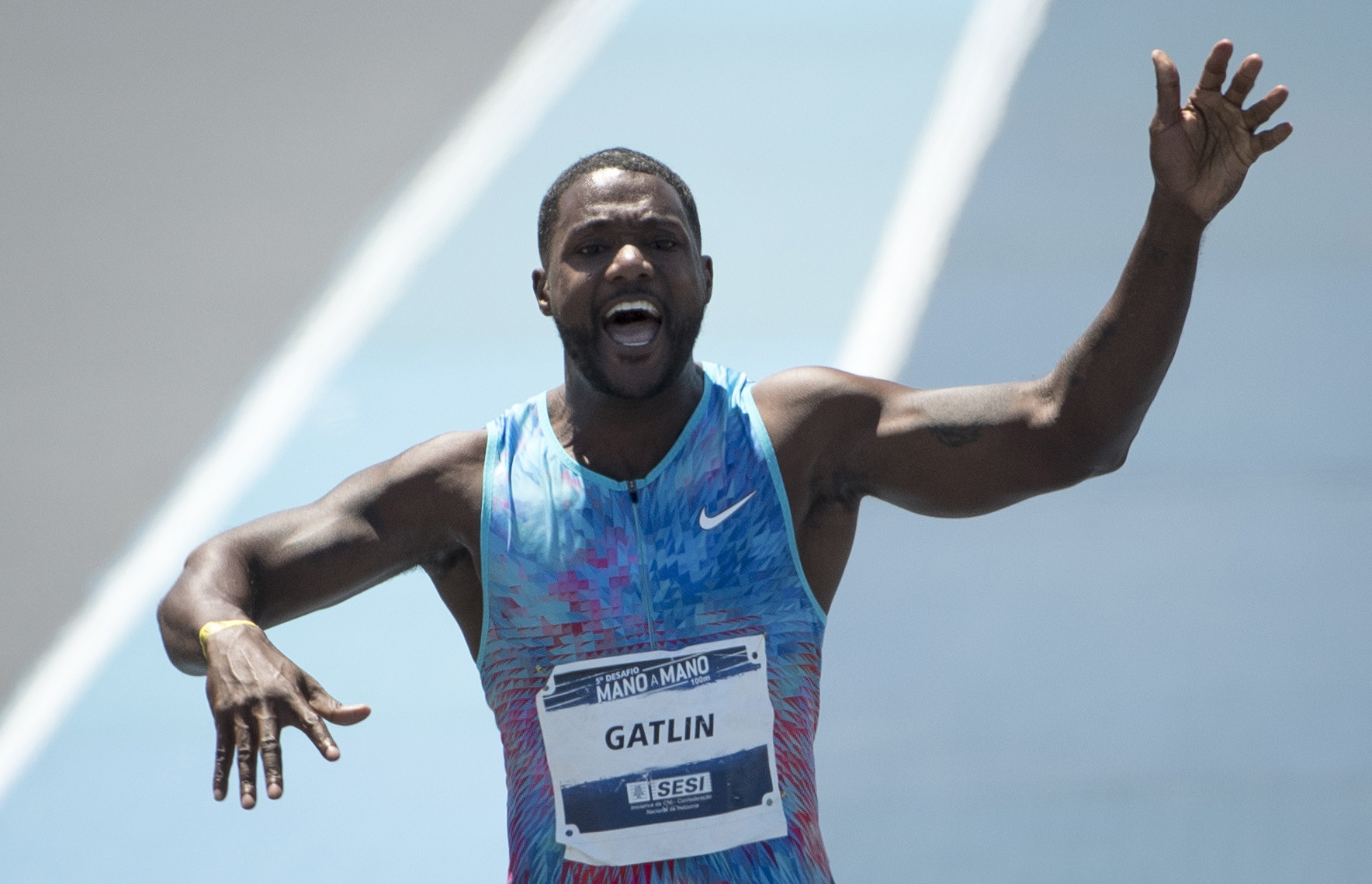 Gatlin fires Olympic champion coach after he "offers to supply performance enhancing drugs"