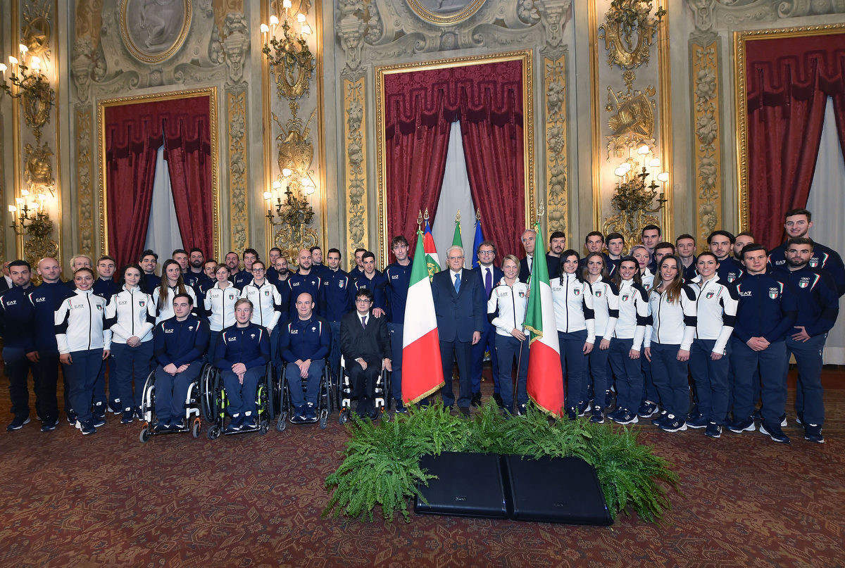 Italian flag passed onto athletes prior to Pyeongchang 2018