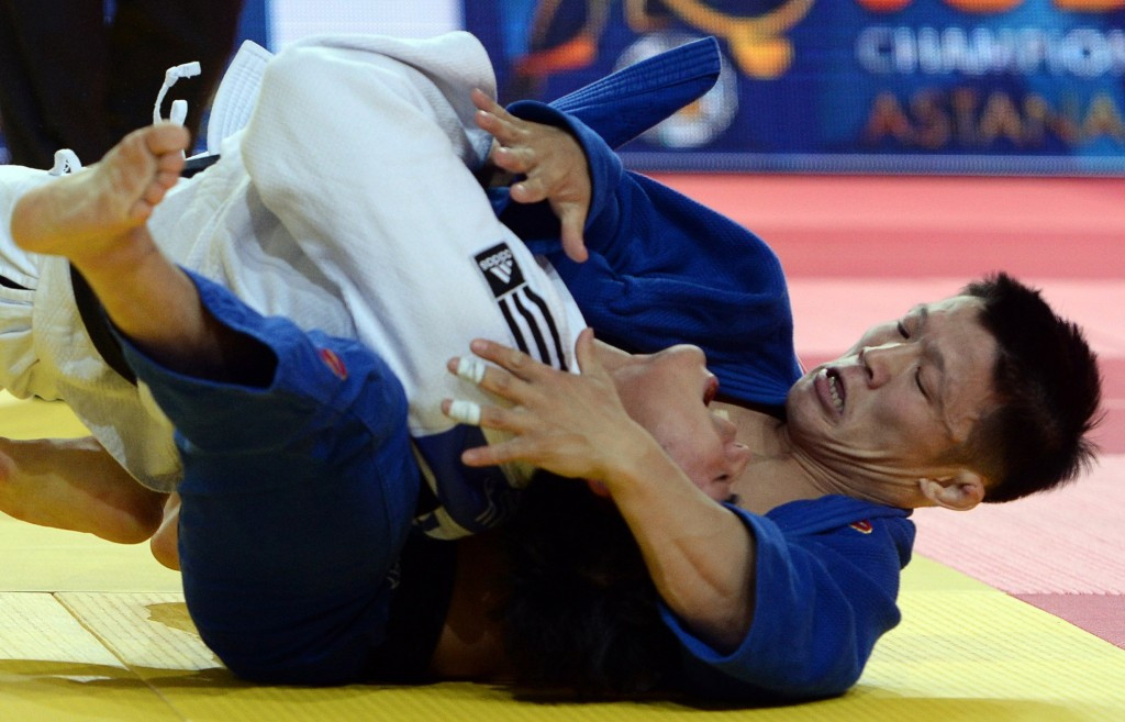 South Korea's Won Jin Kim defeated last year's winner Boldbaatar Ganbat of Mongolia to win bronze ©Getty Images