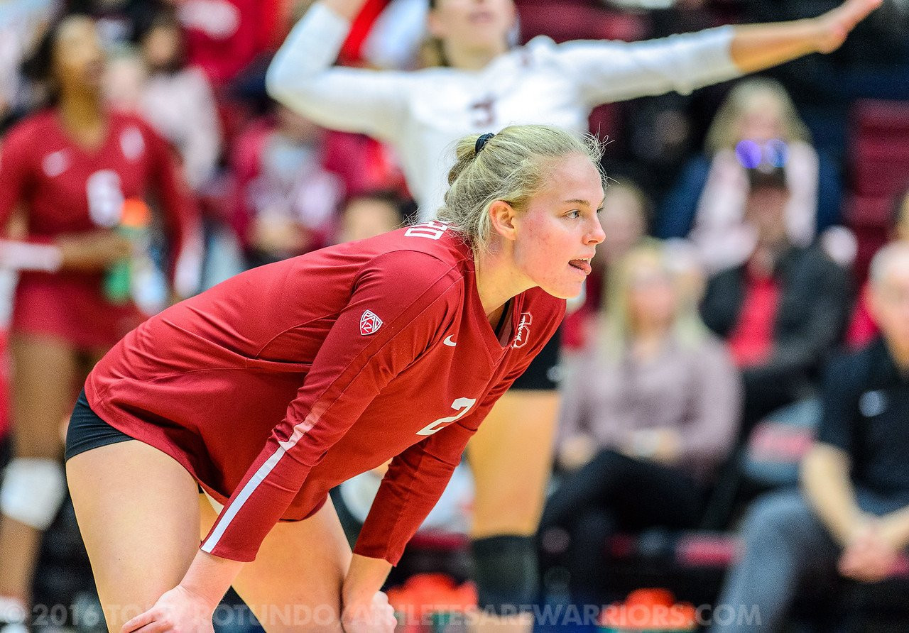 Kathryn Plummer, of Stanford University,is one of the four nominees for the Class of 2018 Honda Sport Award for Volleyball ©Twitter
