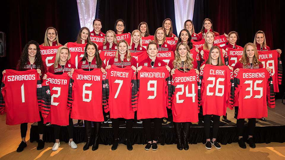 Fourteen Sochi 2014 gold medallists will return for Canada's women at Pyeongchang 2018 ©Hockey Canada