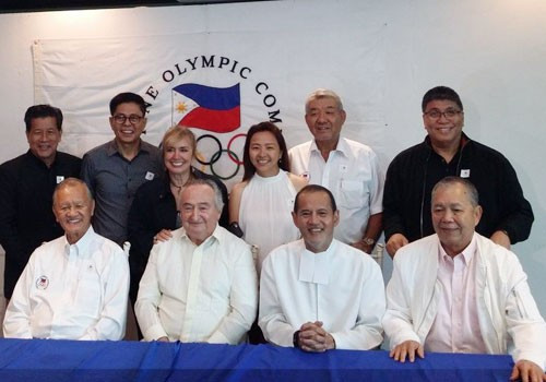 Jose "Peping" Cojuangco, front left, had been re-elected to the Philippine Olympic Committee Presidency in 2016 ©OCA/June Navarro