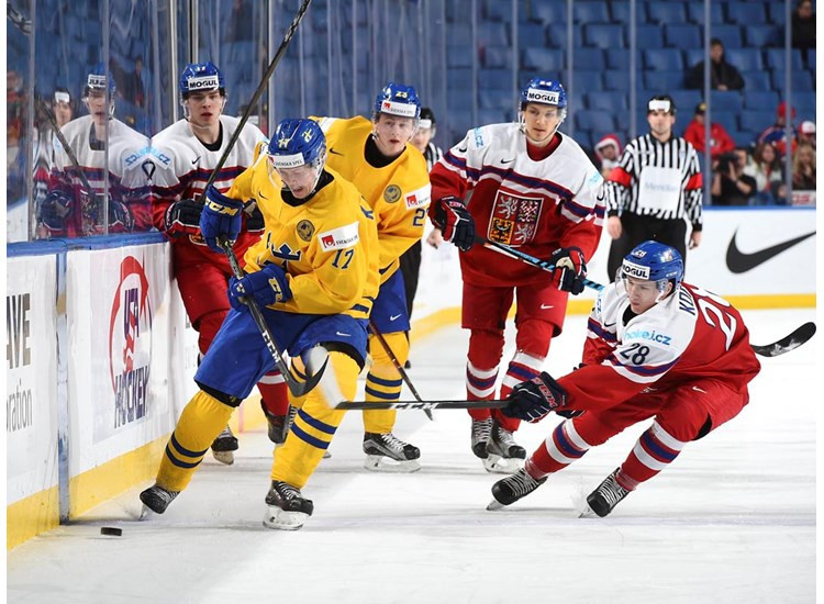 Sweden defeated Czech Republic to maintain their 100 per cent record in Group B ©IIHF