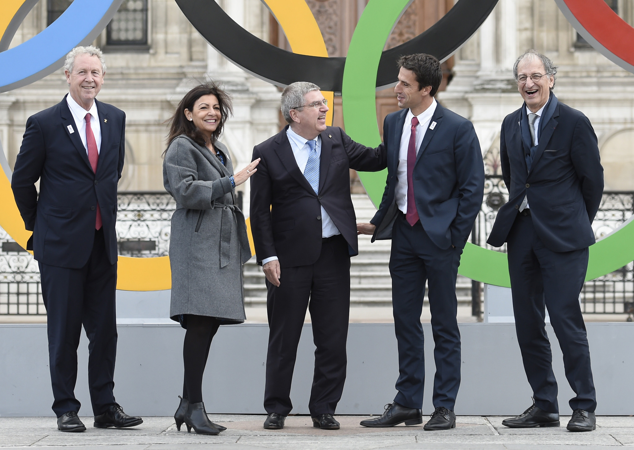 Tony Estanguet, second right, pictured with officials include IOC President Thomas Bach, centre, and Paris Mayor Anne Hidalgo, second left ©Getty Images