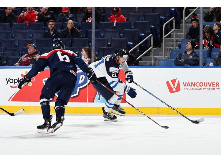 Finland beat Slovakia 5-2 in Group A today ©IIHF