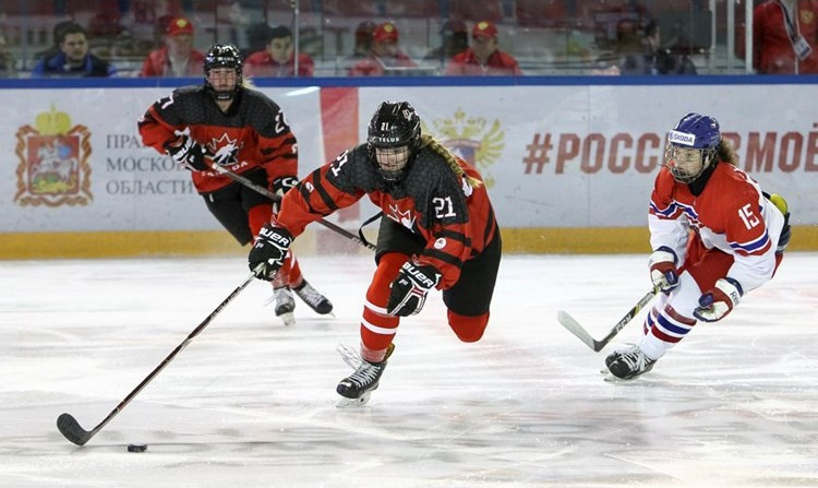 Canada scored three goals in the second period to beat the Czech Republic ©IIHF