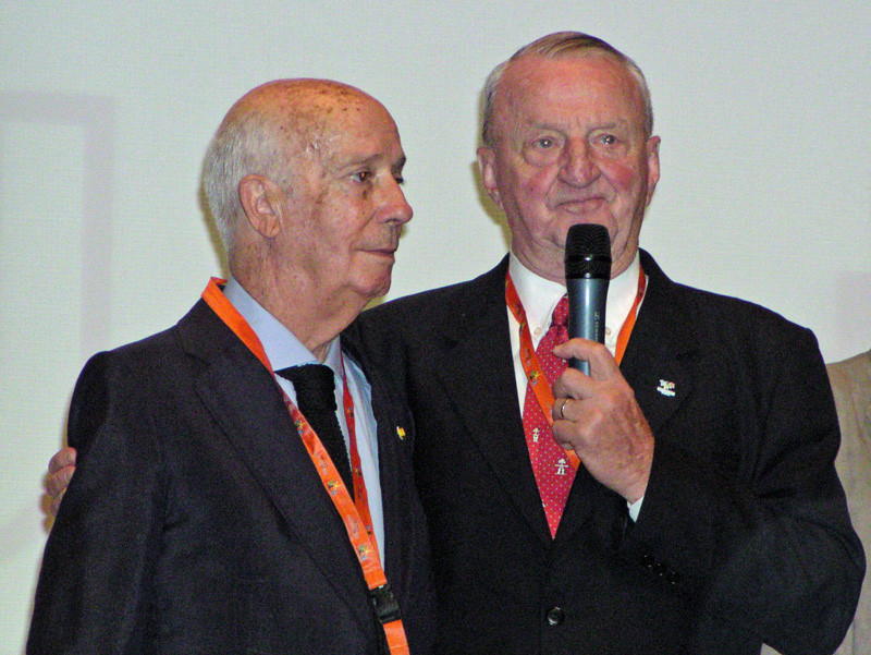 Armando Rocha, left, with former FISU President George Killian in 2004 ©FISU