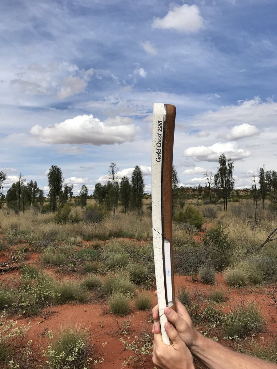 The Queen's Baton was used as a prop in a traditional dance in Uluru ©Gold Coast 2018