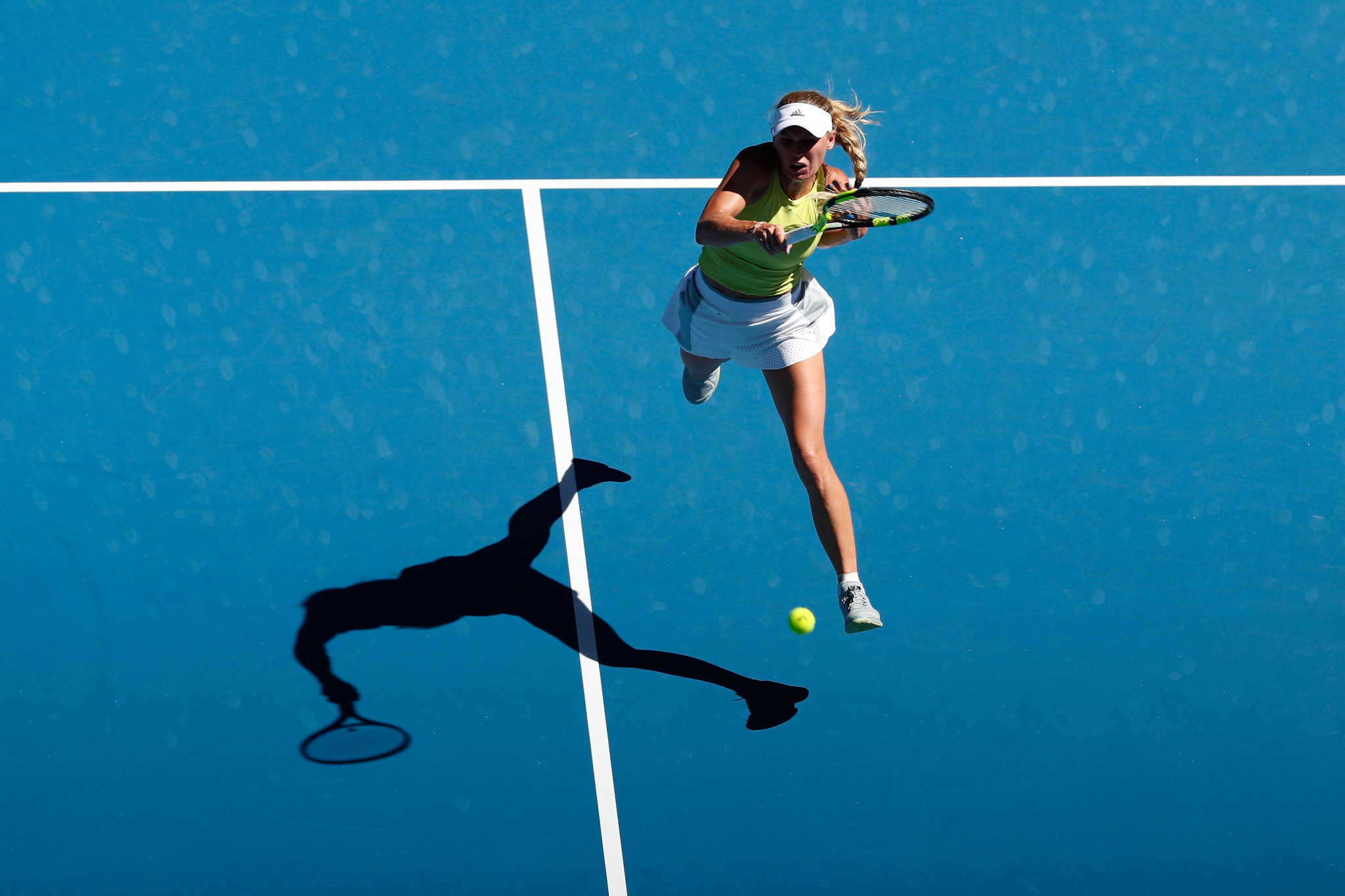 Wozniacki produces brilliant recovery to progress at Australian Open