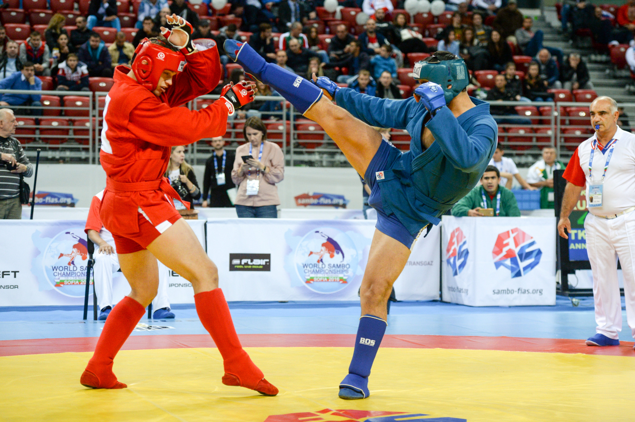 Only men currently compete in combat sambo at the World Championships ©FIAS