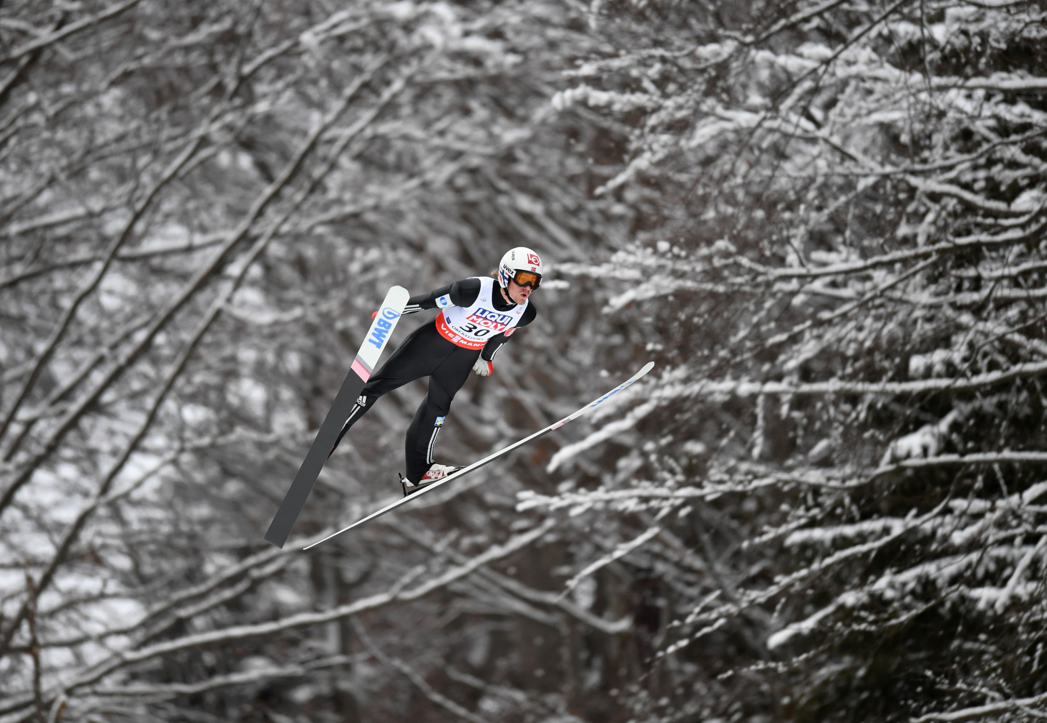 Tande takes FIS Ski Flying World Championship tile in Oberstdorf as Japan win FIS Ski Jumping World Cup team title