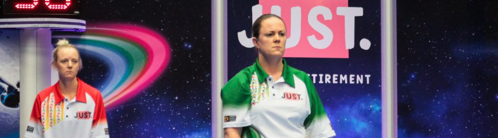 Australia's Ellen Ryan, left, and Scotland's Lesley Doig produced an epic quarter-final at the World Indoor Bowls Championships ©WorldBowlsTour