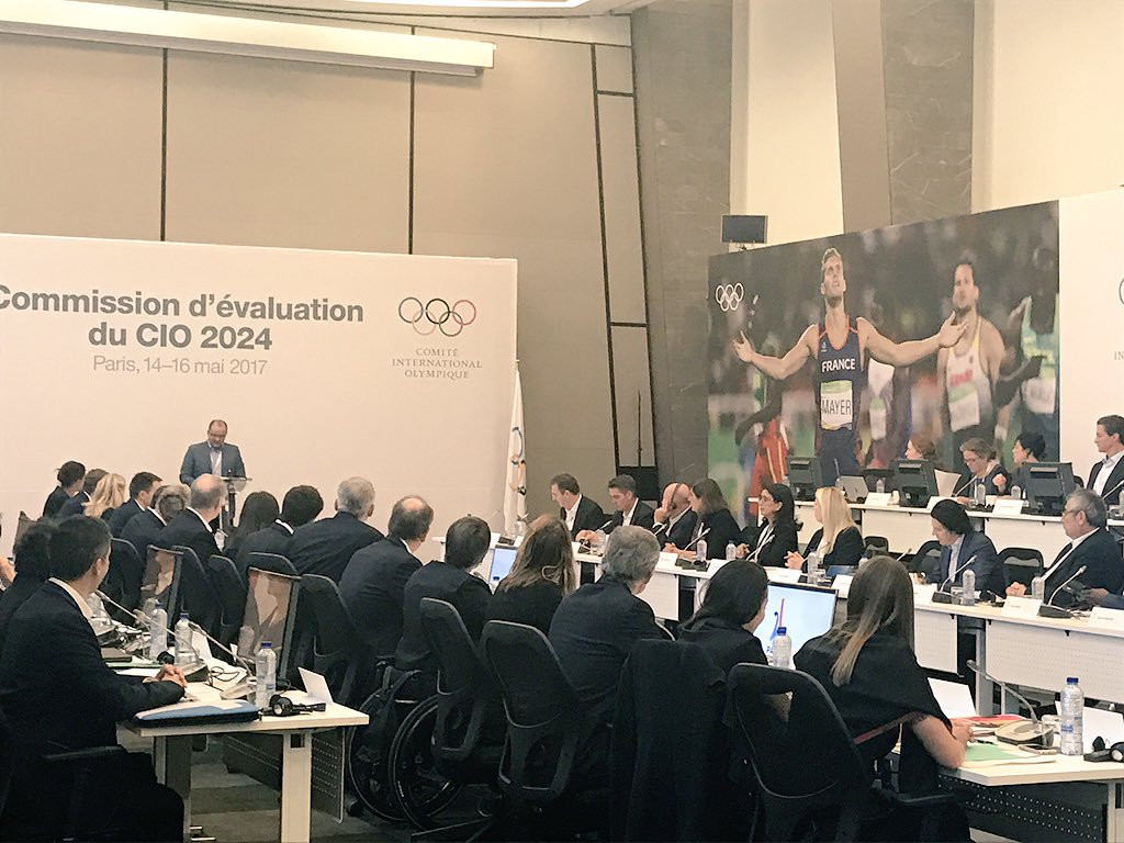 Transport was seen as a strong aspect of the Paris 2024 bid when they presented their campaign to the IOC Evaluation Commission last year but now fears have been raised over how easy it is to deliver ©Twitter