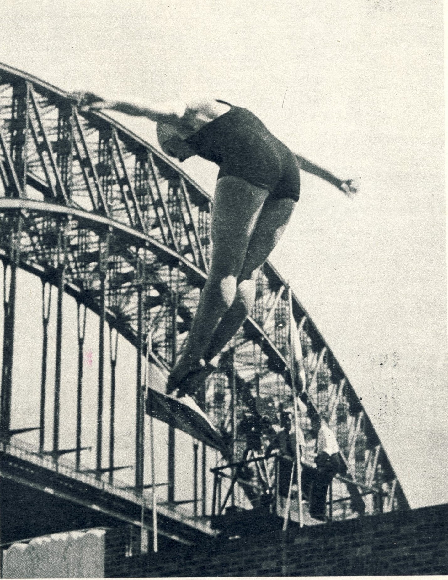 Diving at Sydney 1938 took place under the Harbour Bridge ©Philip Barker