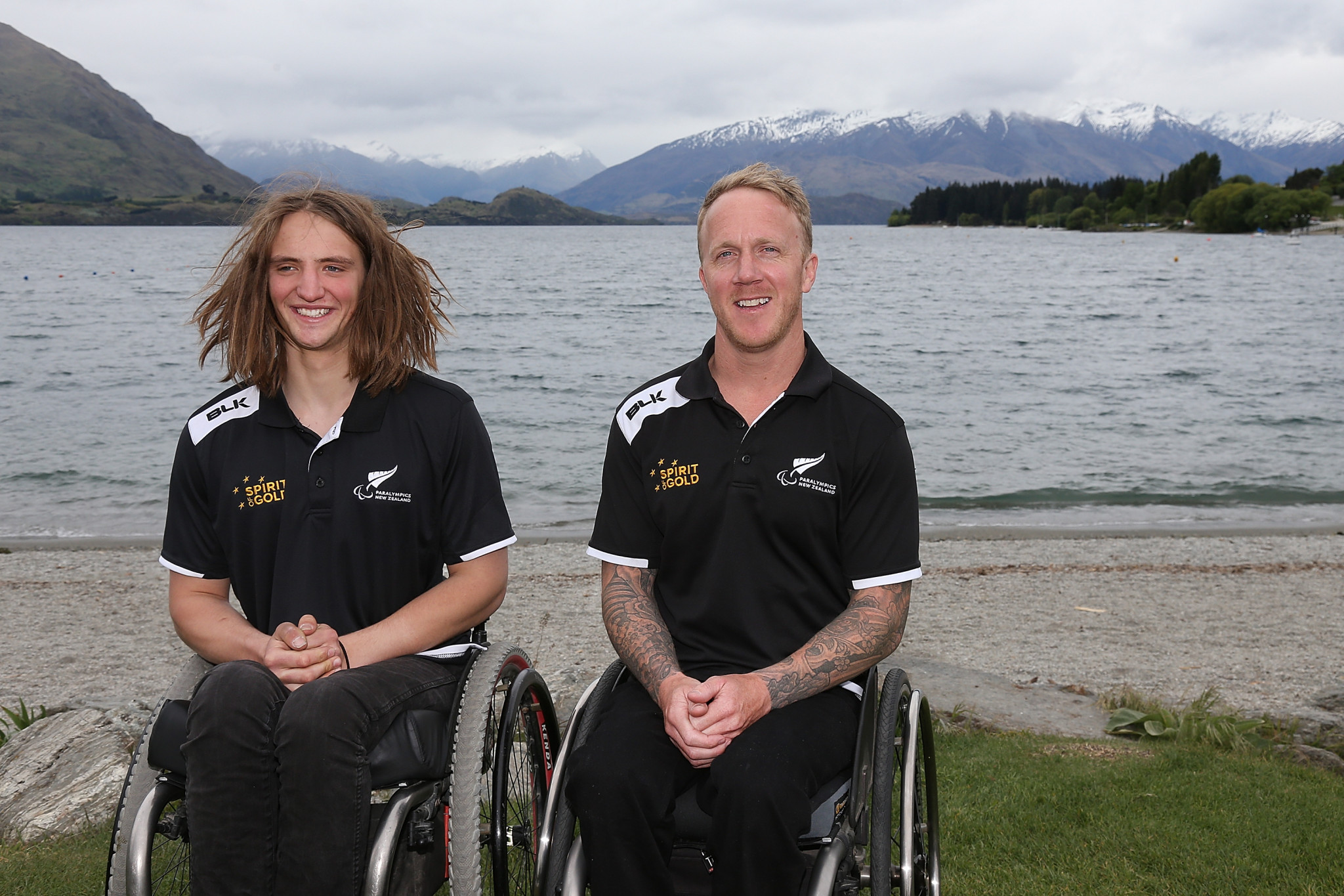 Aaron Ewen, left, with fellow New Zealand athlete Corey Peters ©Getty Images
