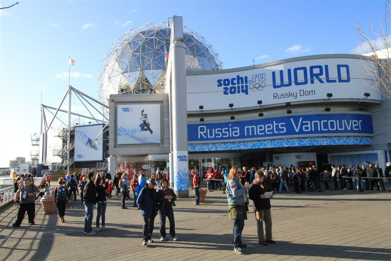 Crowds queued up to two-and-a-half hours to visit Sochi 2014 during Vancouver 2010 ©Getty Images