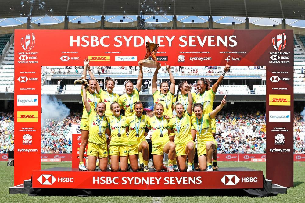 Australia's women celebrate victory in the Sydney Sevens final ©World Rugby