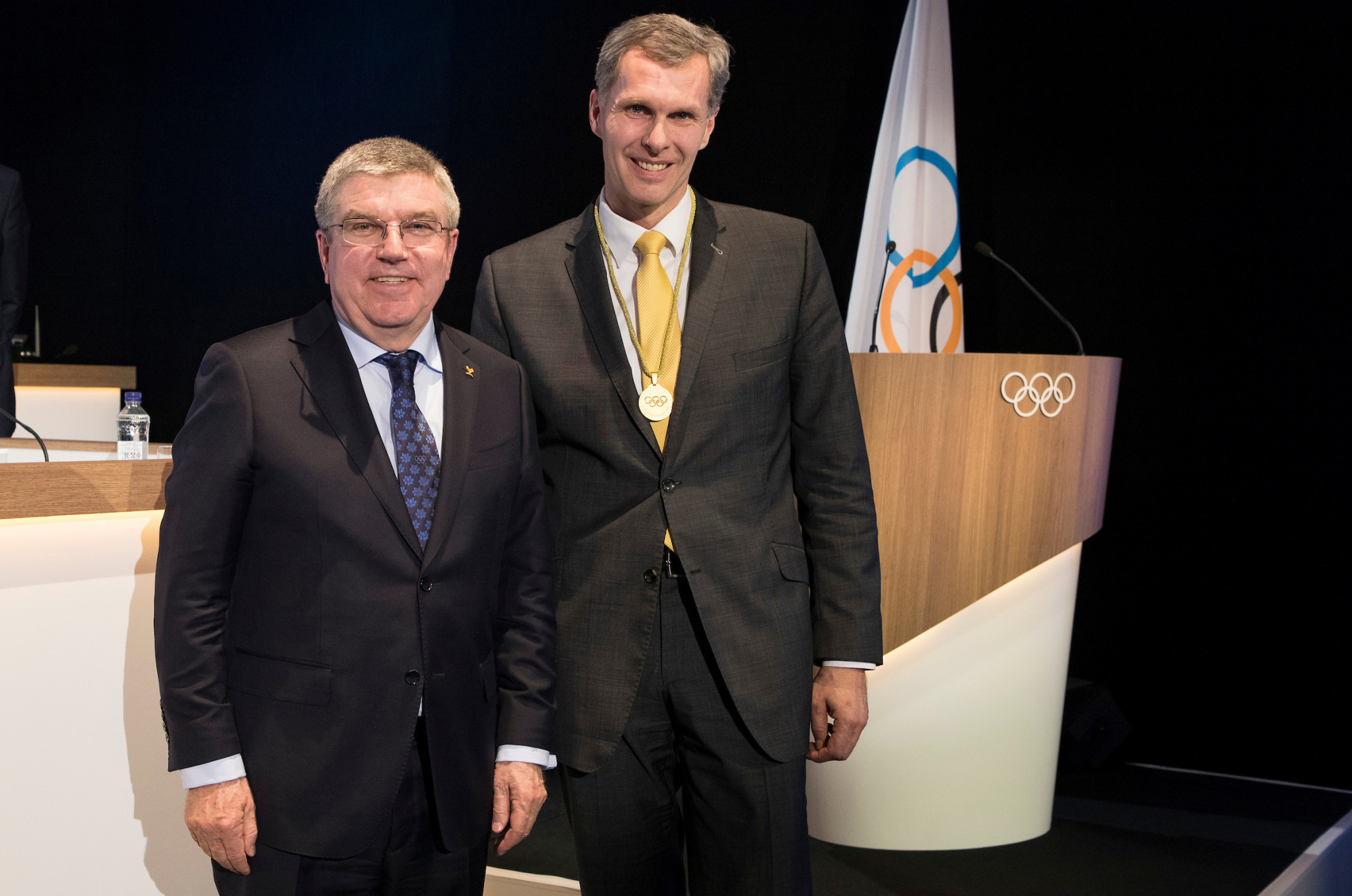 Jiří Kejval poses with IOC President Thomas Bach after being elected as a member in Pyeongchang ©IOC