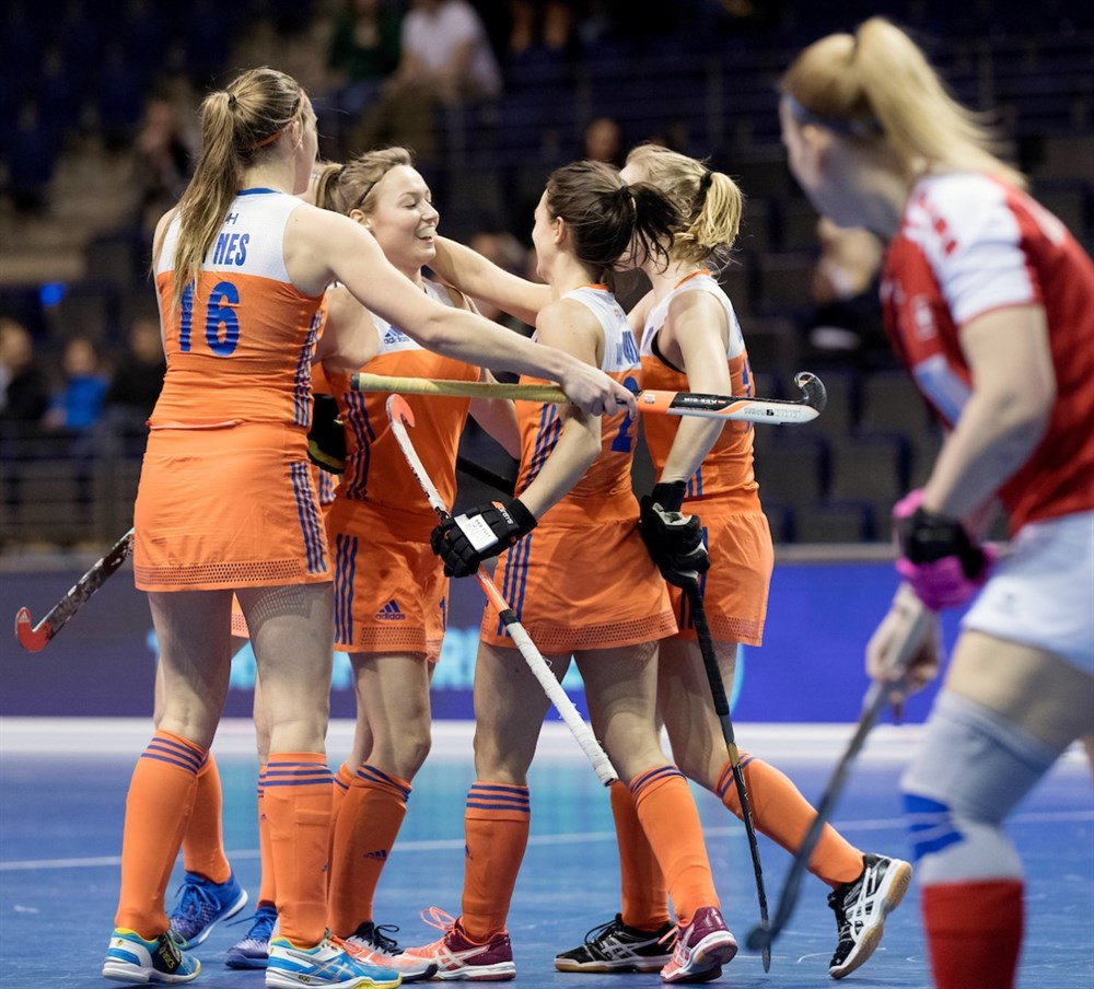 Defending champions The Netherlands got their campaign off to a good start with a 5-2 win over Switzerland ©FIH
