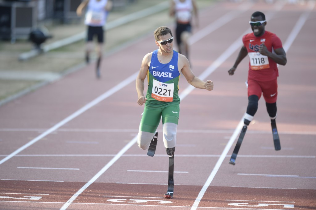 Brazil's London 2012 Paralympic 200m champion Alan Oliveira was beaten by compatriot Petrucio Ferreira dos Santos in the men's T47 100m