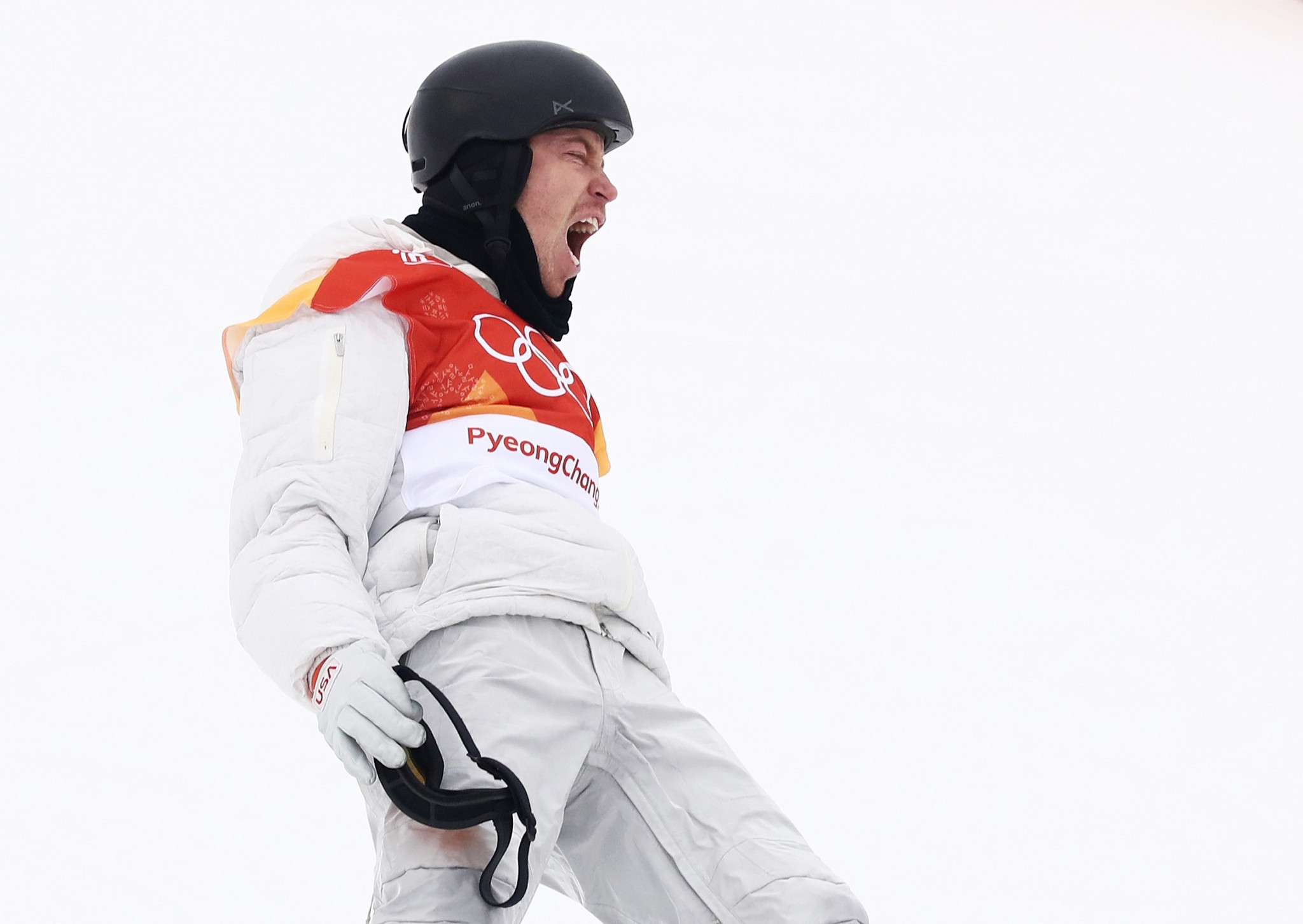 Shaun White celebrates after holding his nerve to win gold ©Getty Images