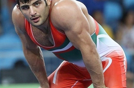 Iranian wrestler Karimi undergoes knee surgery