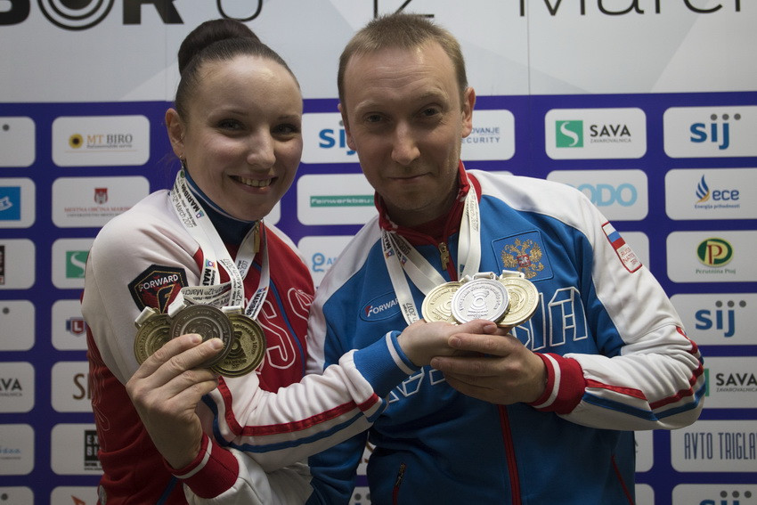 Siblings Olga Stepanova and Maksim Stepanov secured the mixed team title in Györ ©ESC