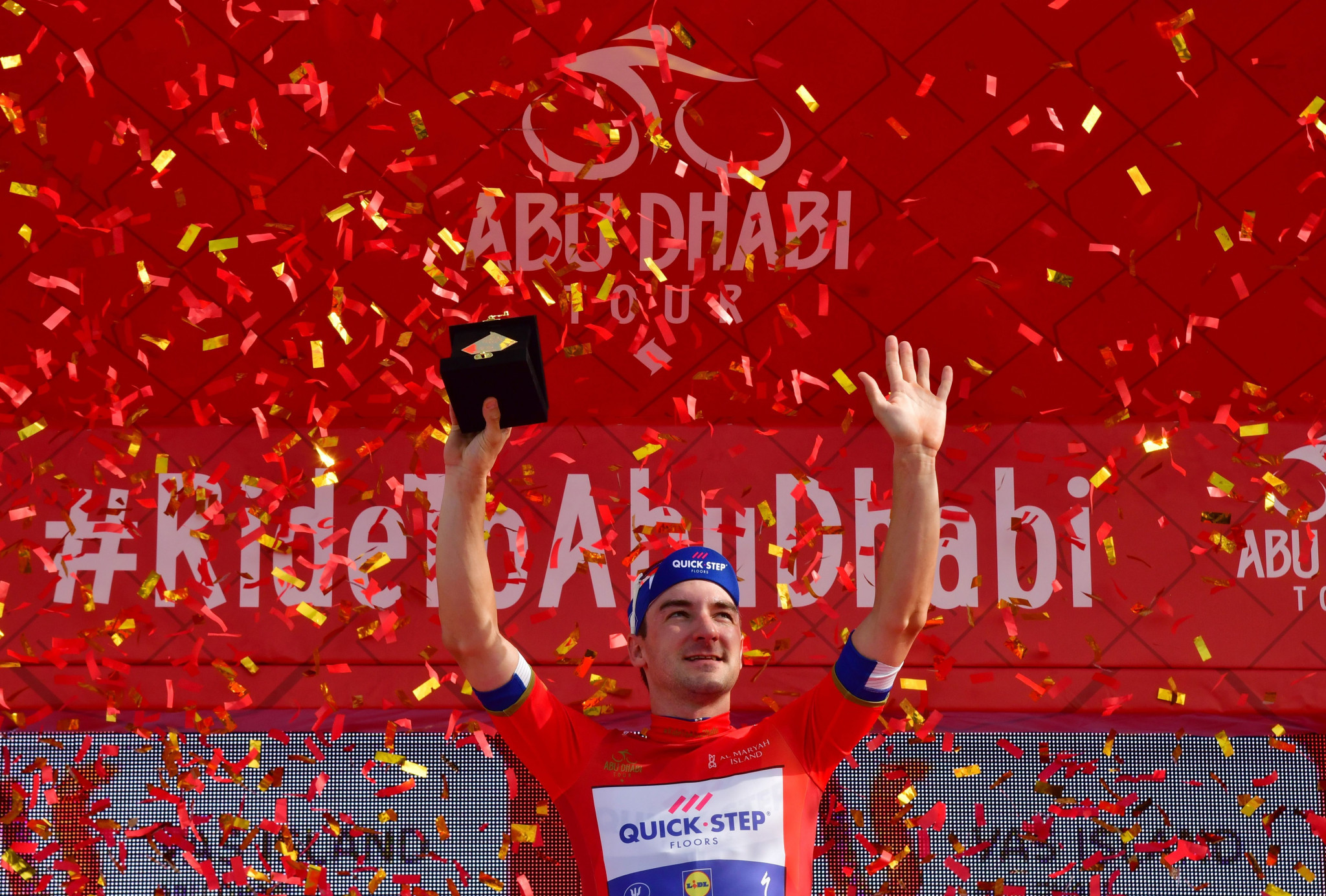 Elia Viviani took over as the Abu Dhabi Tour race leader following his victory ©Getty Images