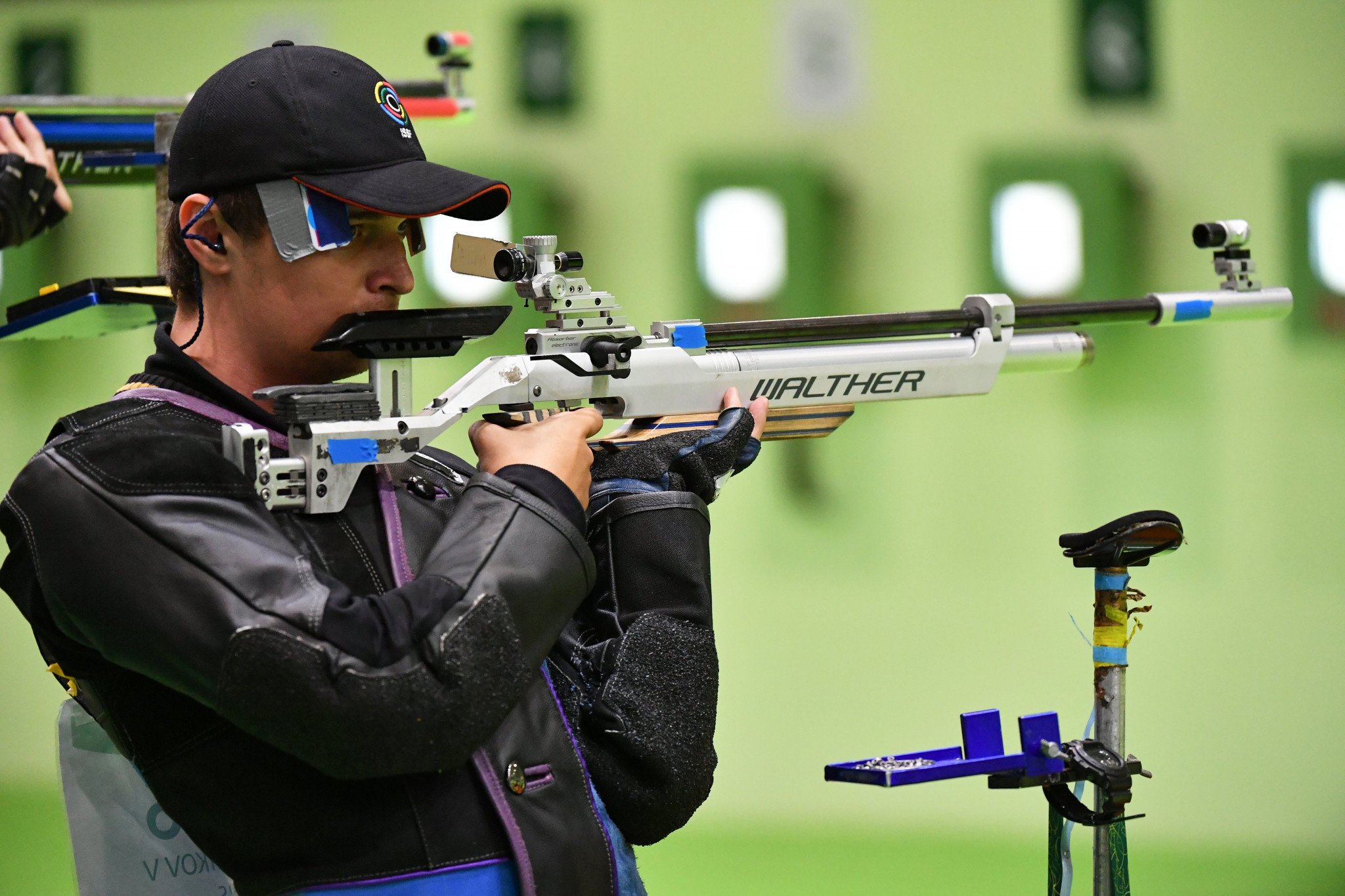 Maslennikov defends air rifle title at European Shooting Championships