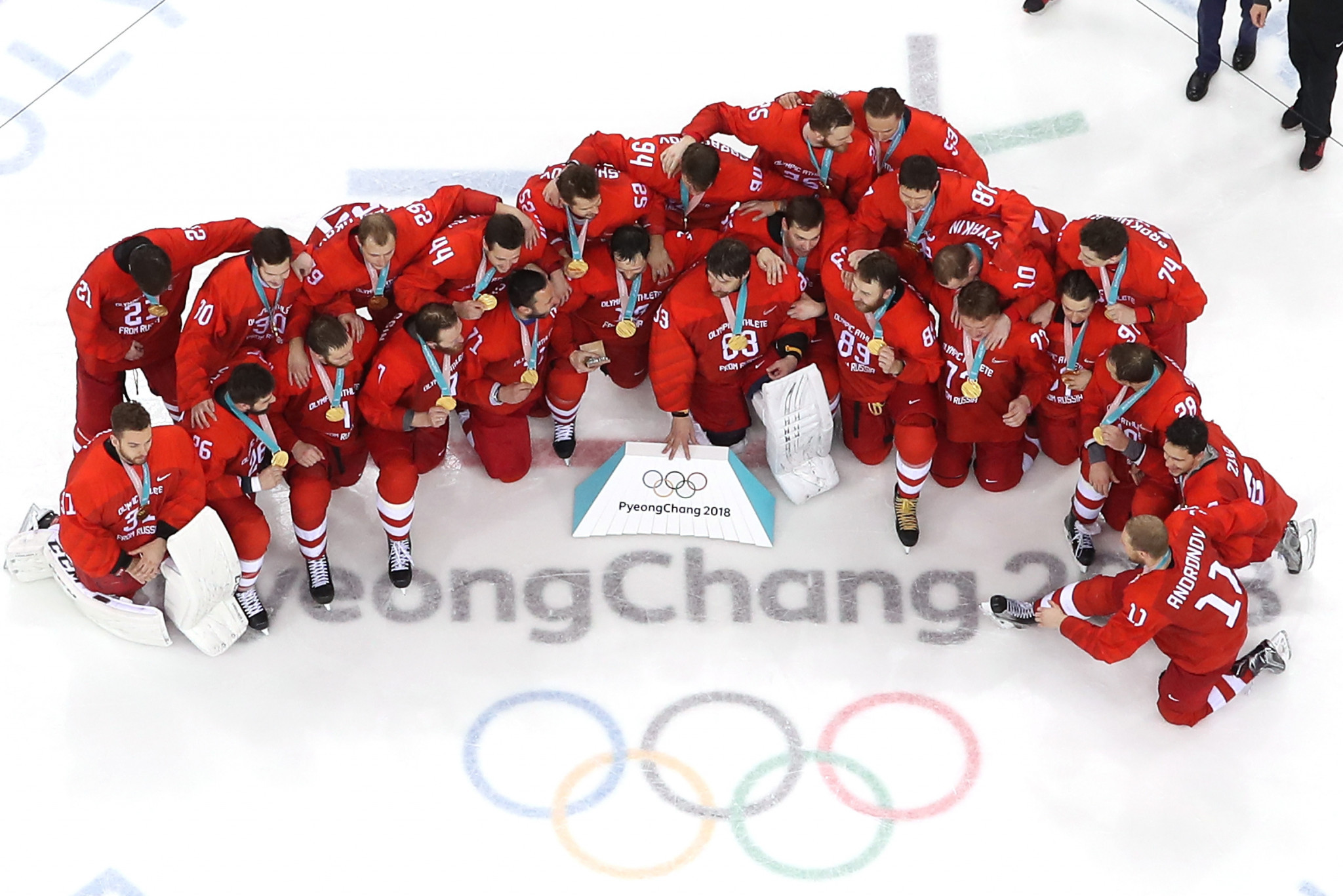 Players from the OAR celebrate their gold medal victory ©Getty Images