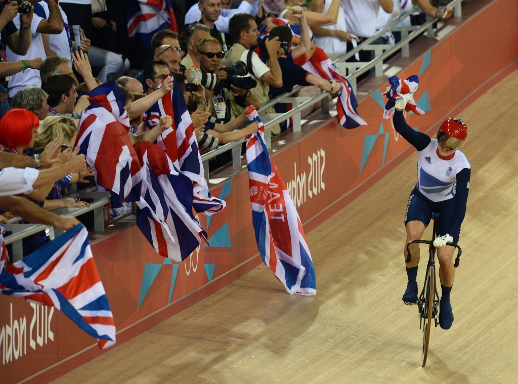 Victoria Pendleton celebrates after winning keirin gold at London 2012 ©Getty Images