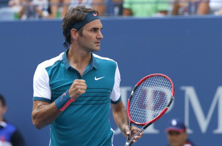 Federer safely through as Murray edges controversial Australian at US Open