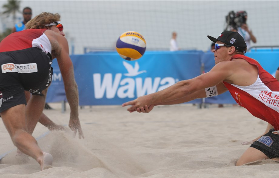 Knockout matches began in the men's tournament at the FIVB Beach Volleyball World Tour event ©FIVB