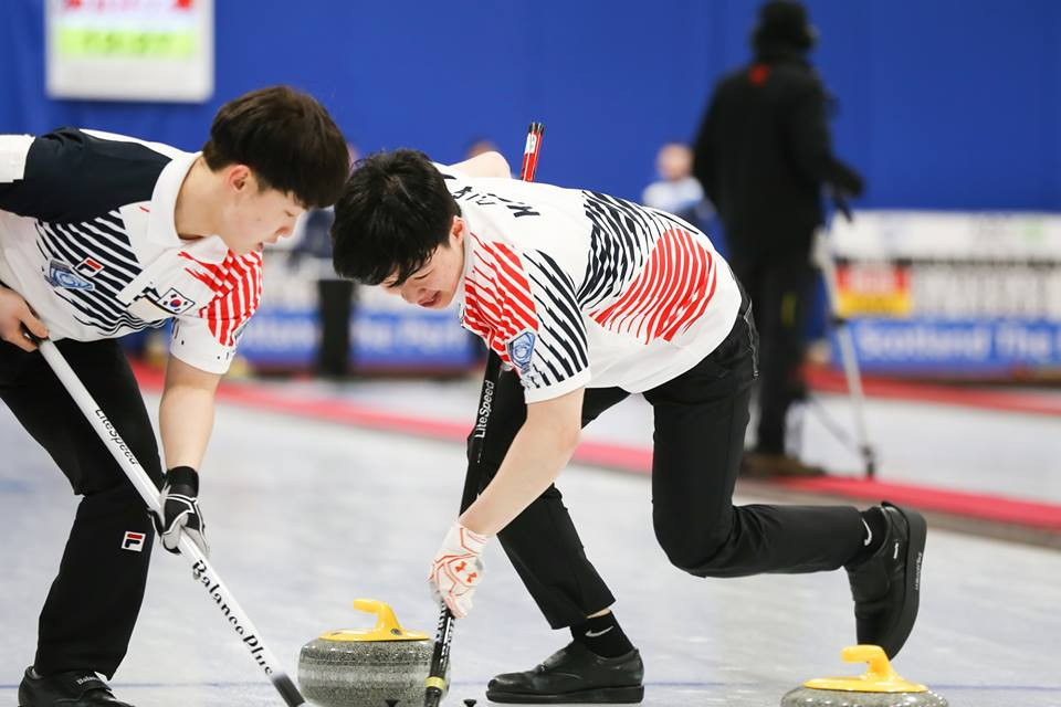 Last year's winners South Korea begun the defence of their World Junior Curling Championships with a comfortable victory over Germany in their only match of the day ©WCF