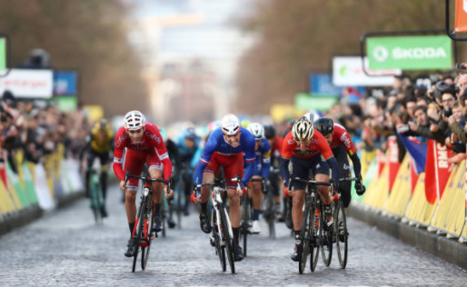 Démare wins after photo finish on the cobbles to open Paris-Nice